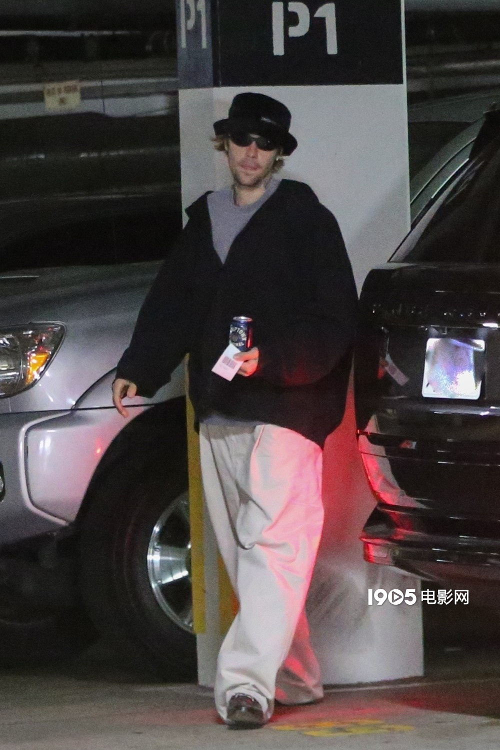 贾斯汀·比伯夫妇外出 海莉孕期OOTD时尚感拉满  第2张