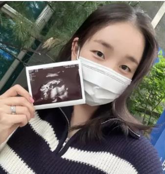 韩国著名女歌手白娥娟宣布怀孕 宝宝性别曝光  第1张