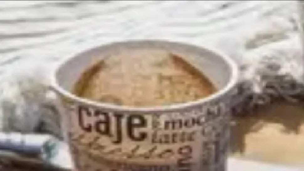 卡维尔新片《绝密型战》预告出现错误：现代咖啡杯  第2张