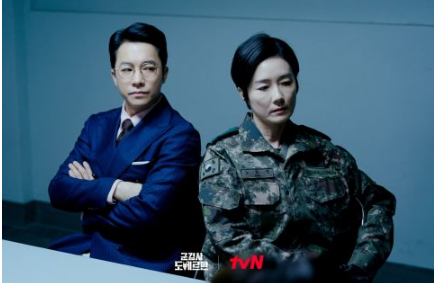 安普贤突晒《军检察官多伯曼》剧照，原来是登上Netflix，台韩排行均冲前十  第9张