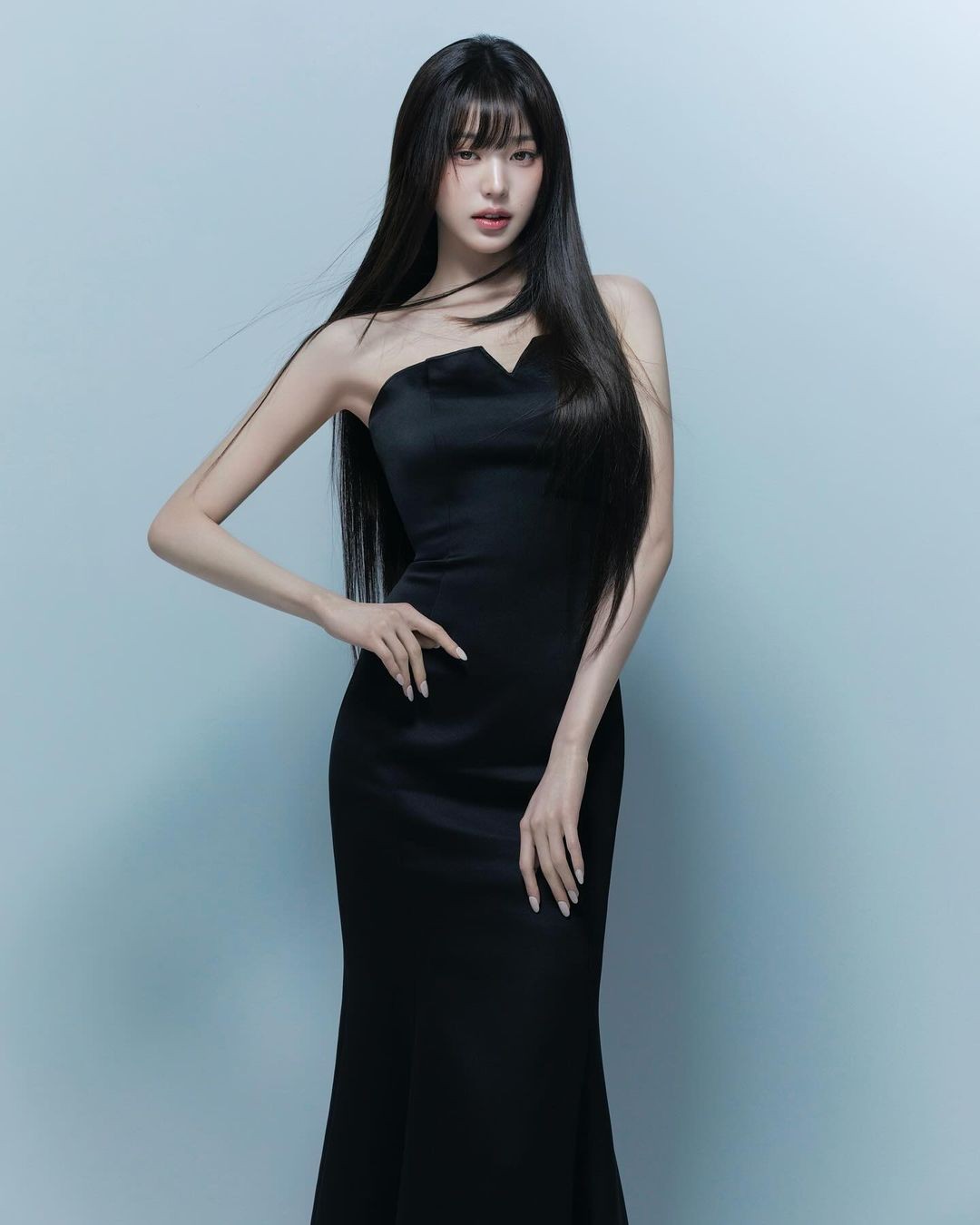 韩国女团美女张元英福利图赏 黑长直发型性感诱惑  第3张