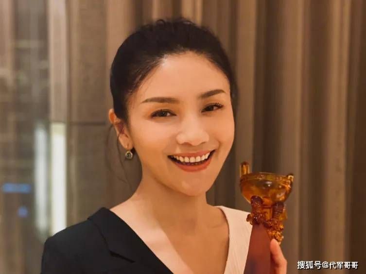 盘点来自浙江的30位美女明星，个个花容月貌  第8张