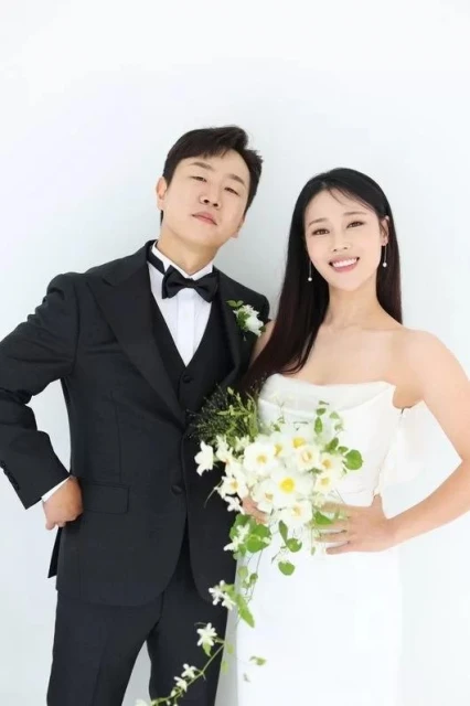 韓國知名女星遵守承諾，在婚禮上演唱祝歌，表示我會努力練習聲樂  第1张