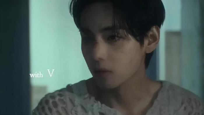 IU新歌MV陷入爭議，遭到韓國網友指責，導演出面給予解讀澄清  第4张