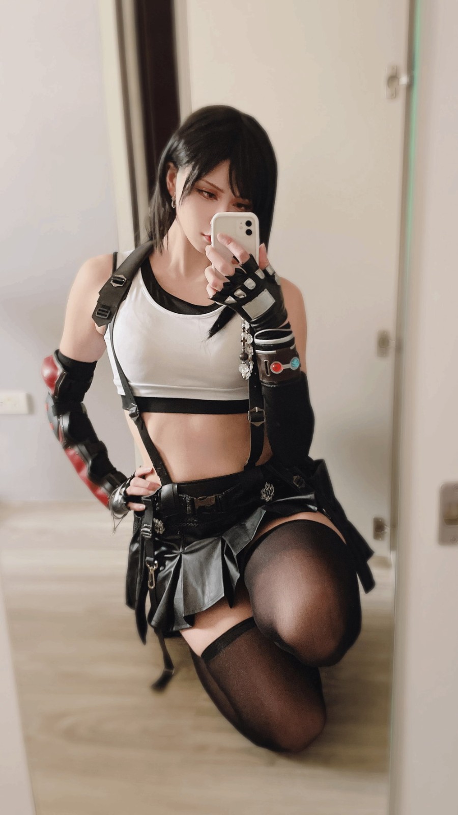 中国台湾美女Cos《FF7R》黑丝蒂法美图 身材高挑迷人  第1张
